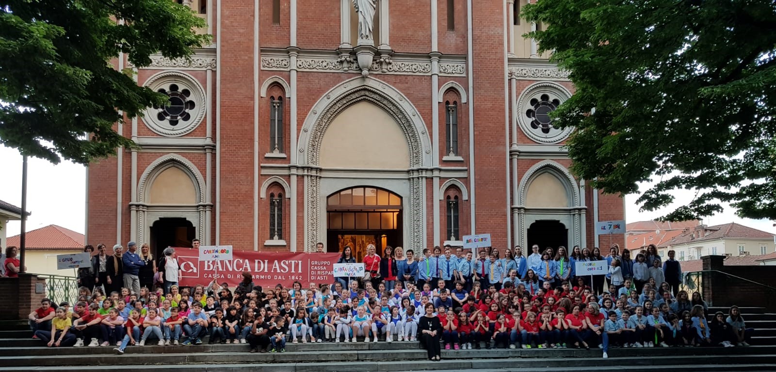 I 6 cori che hanno partecipato alla prima festa dei cori scolastici